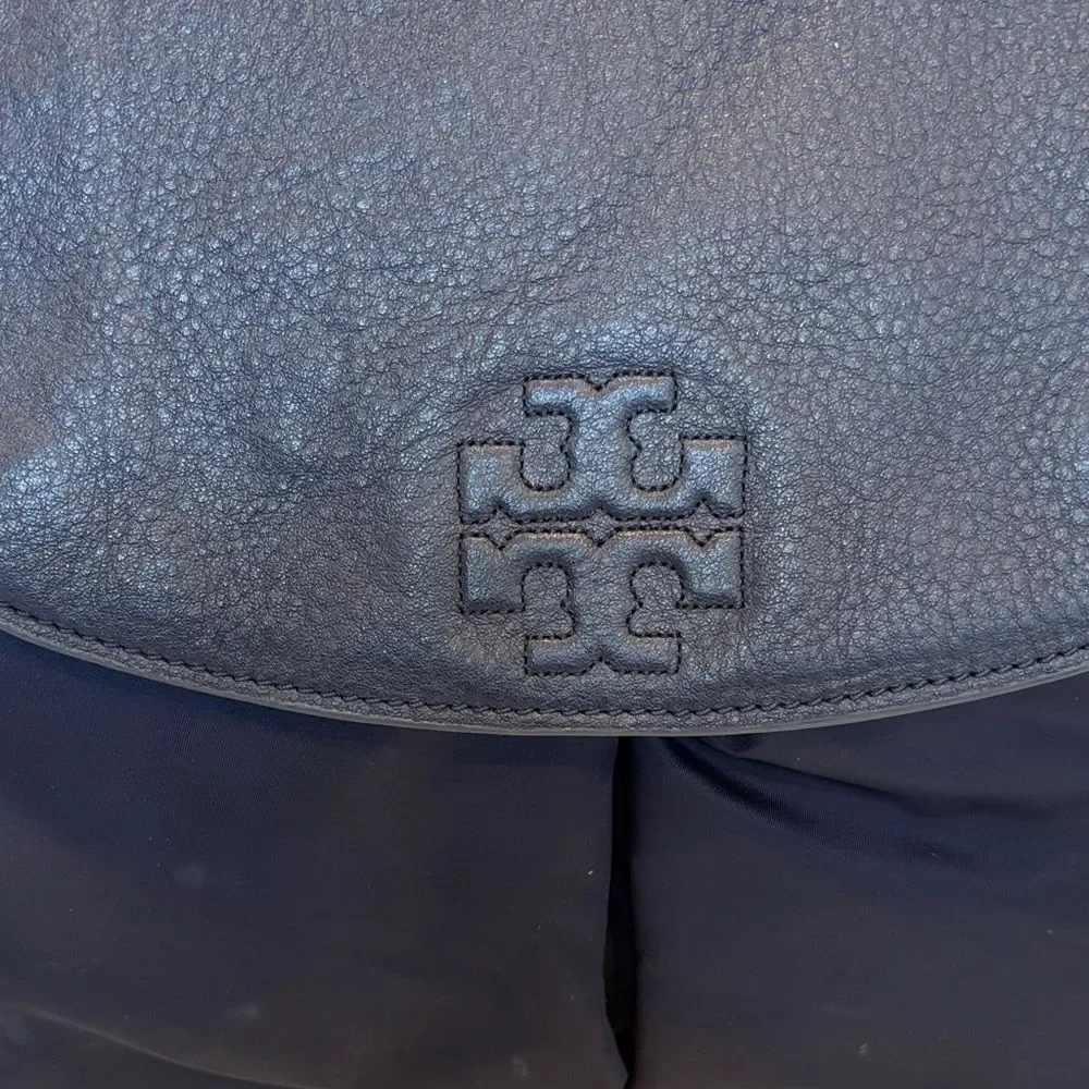 Tory Burch Crossbody Thea Nylon & Leather Weekender Diaper Baby Messenger Bag - Picture 4 of 16